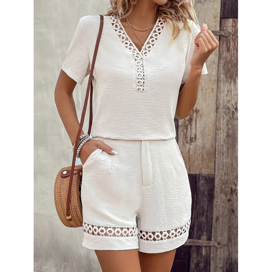 Damen Kurzoverall mit dekorativen Cut-Outs und elastischem Taillenzug EB