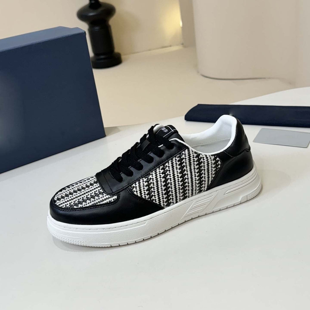 Damen Sneakers mit strukturierter Oberflächenkombination und gepolsterter Sohle EB