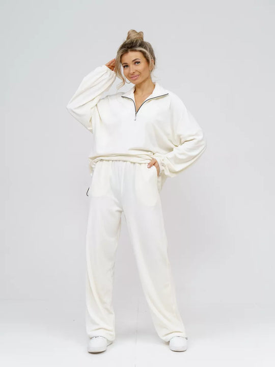 Damen samtiges zweiteiliges Lounge-Set mit Kapuzen-Halbzip und elastischer Bundhose EB