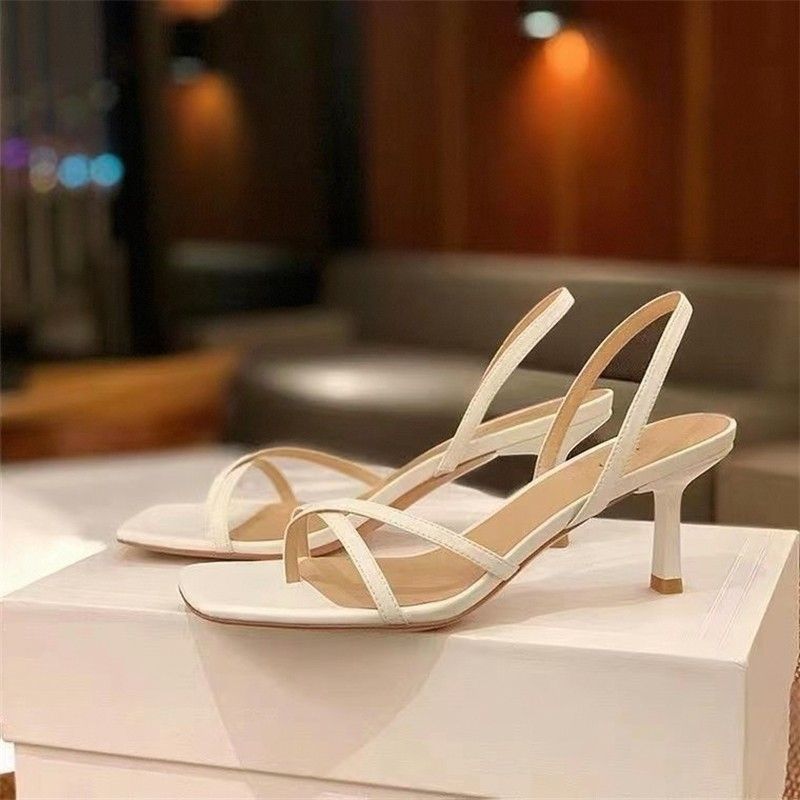 Damen elegante Sandalen mit raffinierten Spitzendetails EB