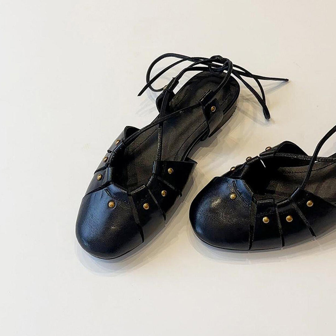 Damen Halbschuhe mit modischem Schnürdesign und stilvollen Studdetails EB