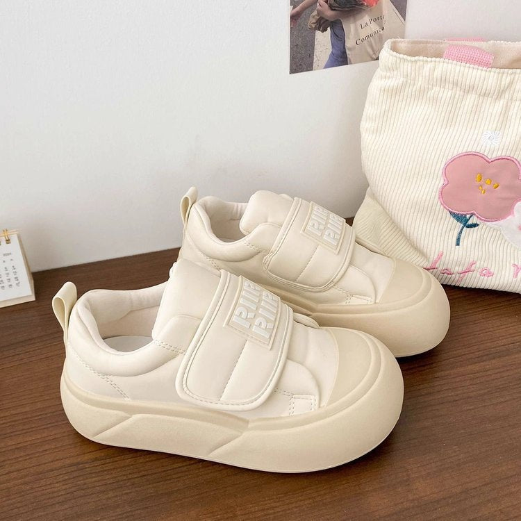 Damen Sneaker mit verstellbarem Klettverschluss und innovativem Sohlenprofil EB