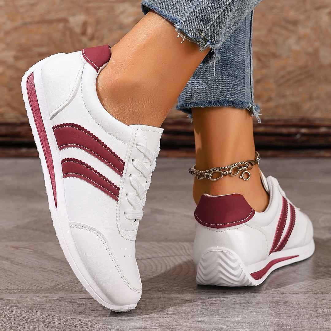 Damen Sportliche Sneakers mit trendigen Seitenelementen EB