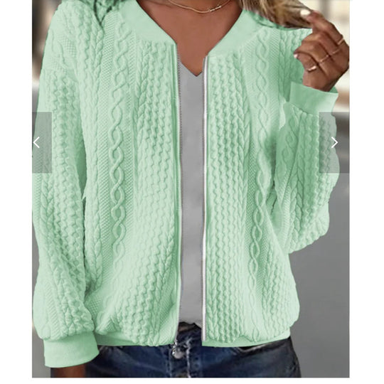 Damen Strickjacke mit modernem Kabelstrickmuster und eleganter Schnittführung EB