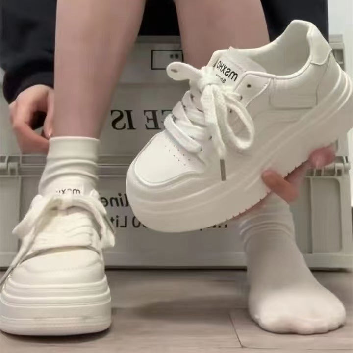 Damen Plateau-Sneaker mit sportlichem Design und gepolsterter Sohle EB