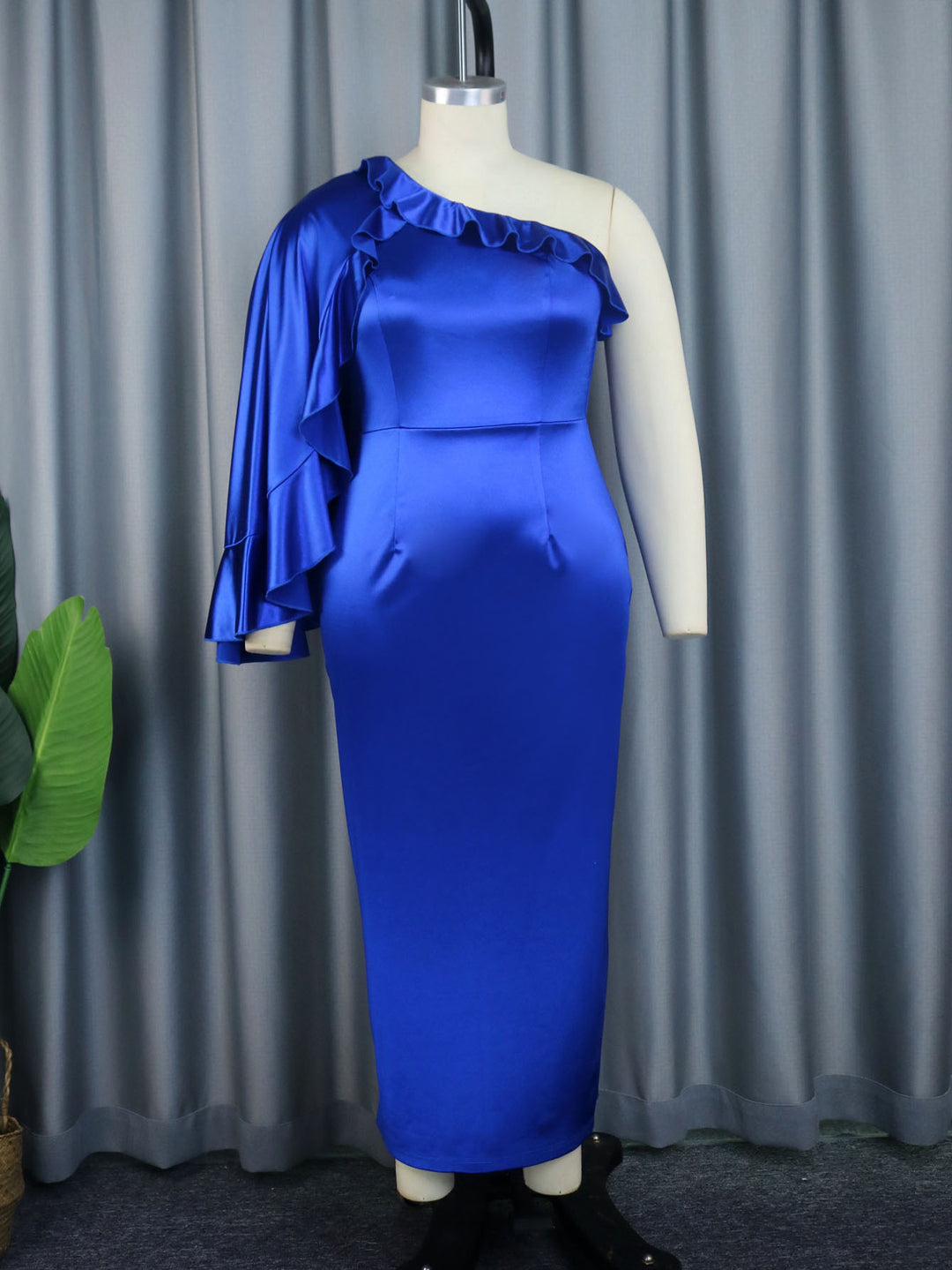 Damen elegantes Maxikleid mit asymmetrischem Rüschendesign EB