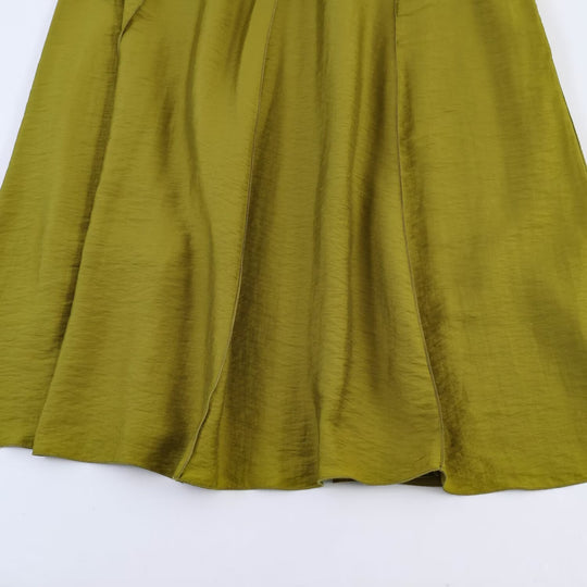 Damen Maxikleid mit schwingendem Saum und dekorativem Gürtel EB