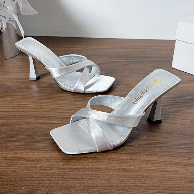 Damen elegante Cross-Over Sandalen mit modischem Absatz EB