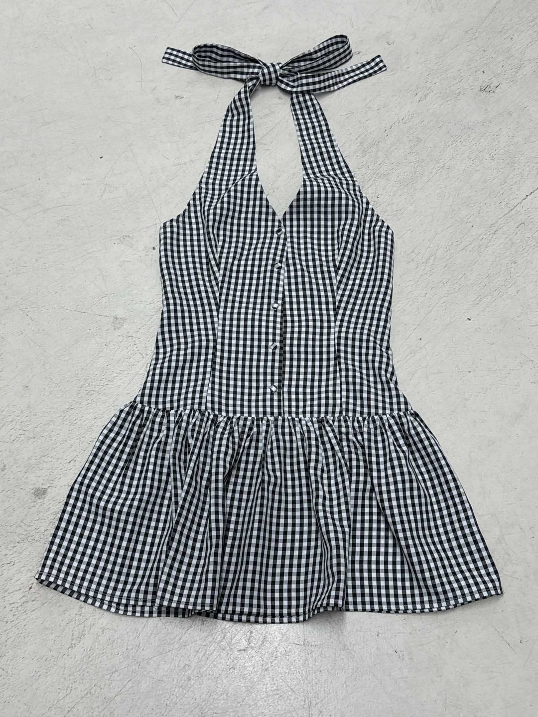 Damen V-Ausschnitt Kleid mit schwingendem Saum und Knopfdetails EB