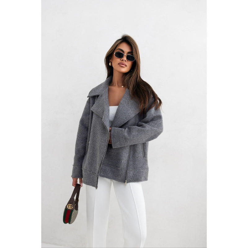 Damen elegante flauschige Bikerjacke mit goldenen Reißverschlussdetails EB