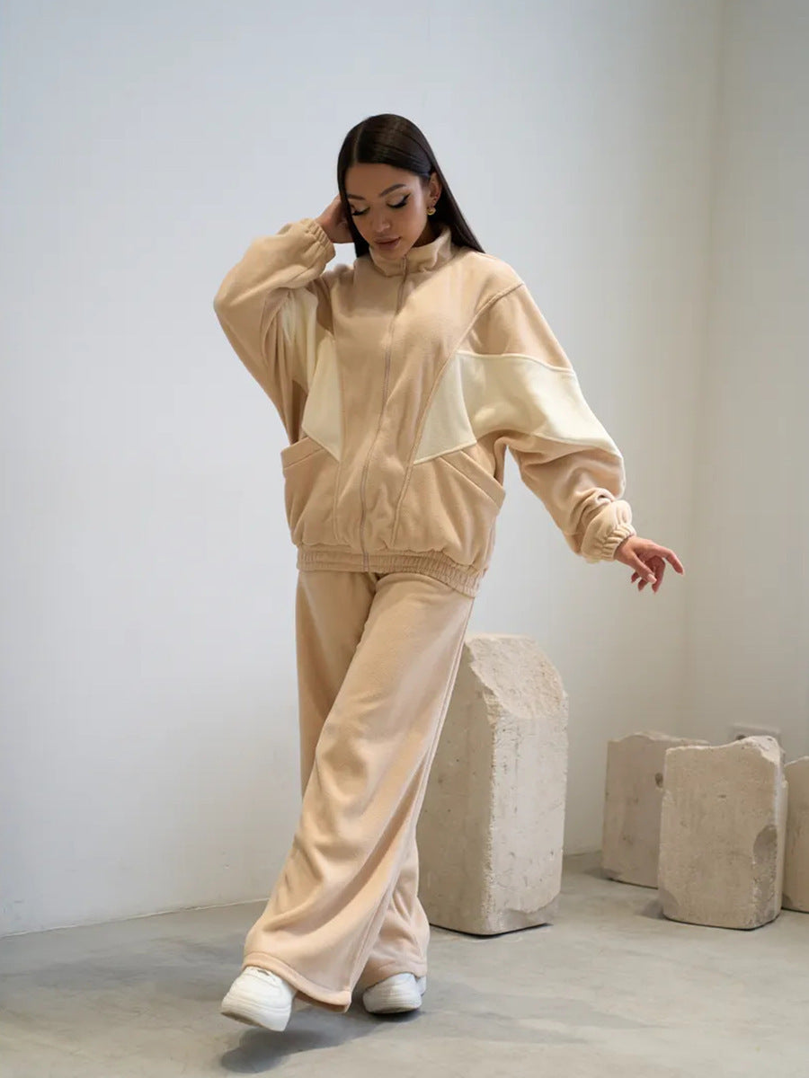 Damen oversized Reißverschluss-Fleecejacke mit Paneel-Details und weiter High-Waist-Loungehose Eichborn Berlin