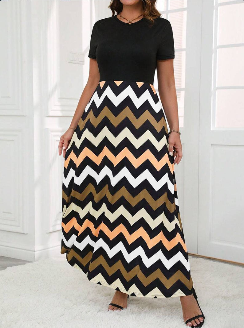 Damen Maxikleid mit auffälligem Zickzackmuster und elegantem Schnitt EB
