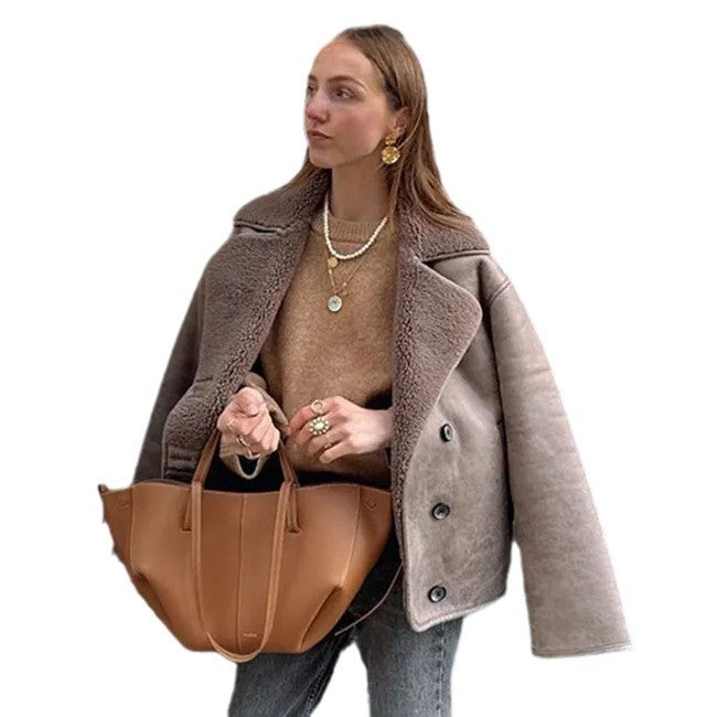 Damen modische Kunstfelljacke mit oversized Schnitt und breitem Kragen EB