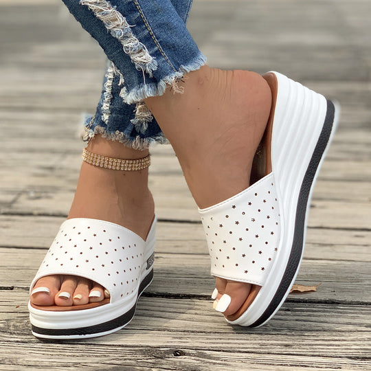 Damen Glamouröse Wedge-Pantoletten mit schimmerndem Obermaterial und bequemer Sohle EB