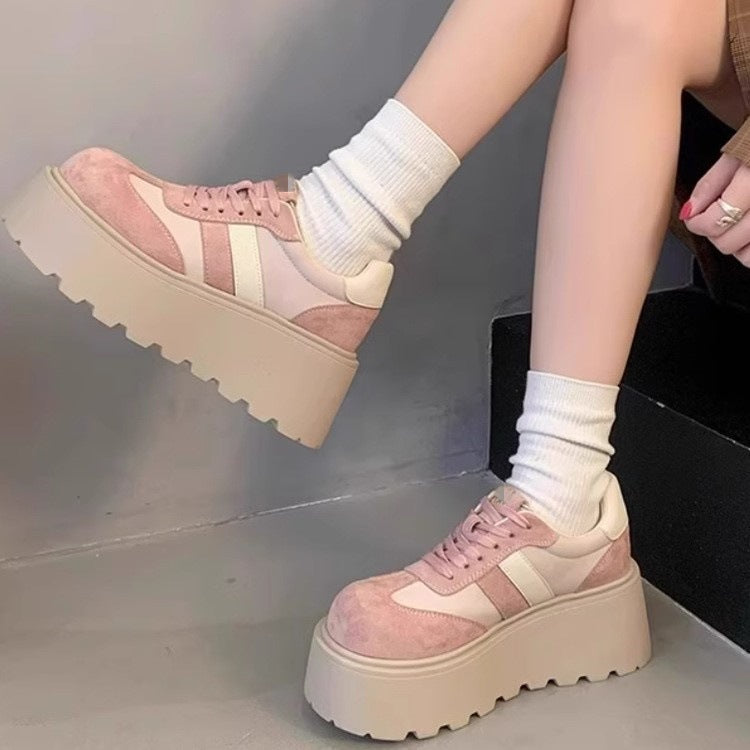 Damen Plattform-Sneaker mit modischem Veloursleder und ergonomischer Sohle EB