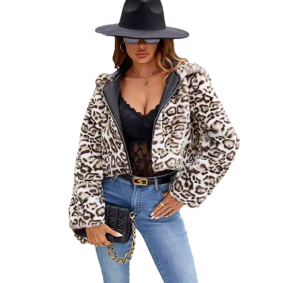 Damen Kunstfelljacke mit kontrastierenden Details und modischem Schnitt EB