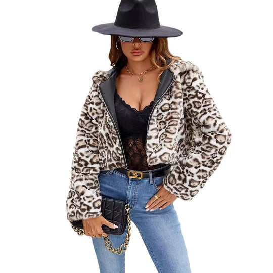 Damen Kunstfelljacke mit kontrastierenden Details und modischem Schnitt EB