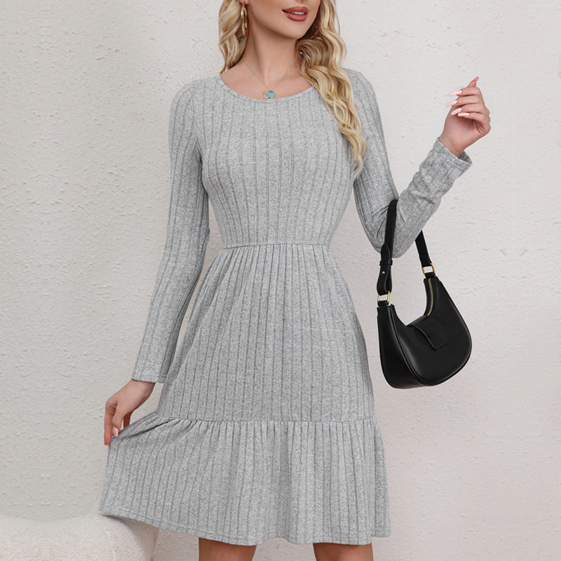 Damen Strickkleid mit Faltenrock und langen Ärmeln EB