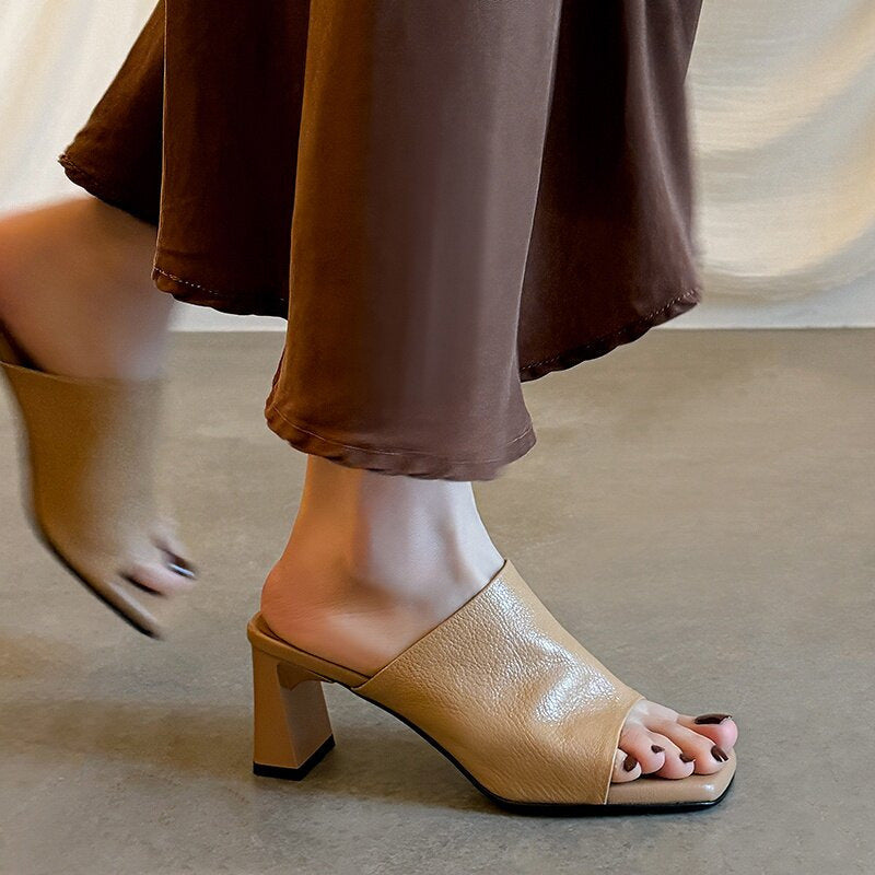 Damen Bequeme Mules mit stylishen Blockabsätzen EB