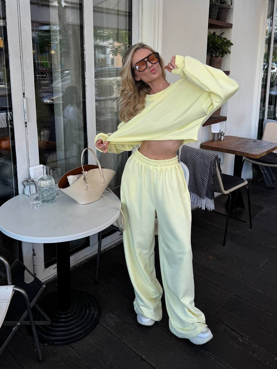 Damen Oversize-Lounge-Set mit kurzem Sweatshirt und weiter Jogginghose EB