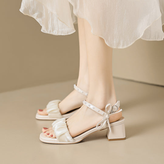 Damen Elegante Sandalen mit dekorativem Rüschendetail und Absatz EB