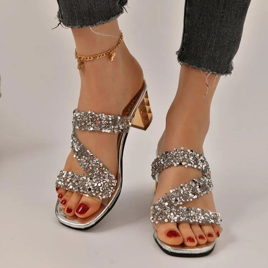EB | Sandalen mit Absätzen und Pailletten
