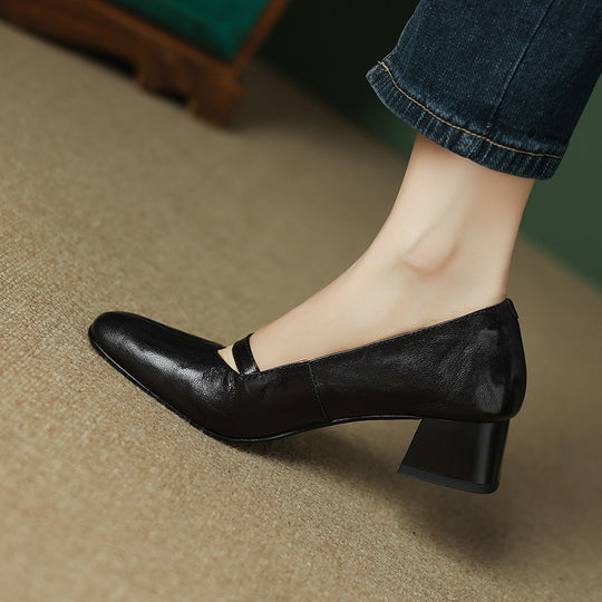 Damen Ballerina-Pumps mit dekorativem Riemchen und komfortablem Blockabsatz EB