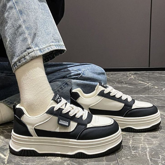 Damen modische Plattform-Sneaker mit verstärktem Fersenbereich und trendigem Design EB