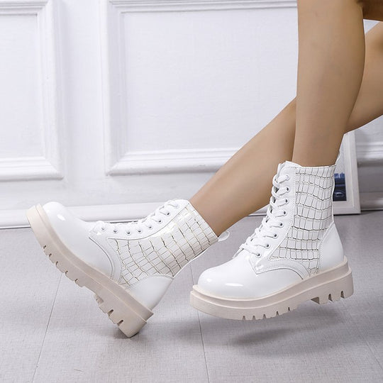 Damen Trendige Statement-Stiefel im modernen Design EB