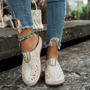 Damen Bequeme Clogs mit floralen Ausschnitten EB