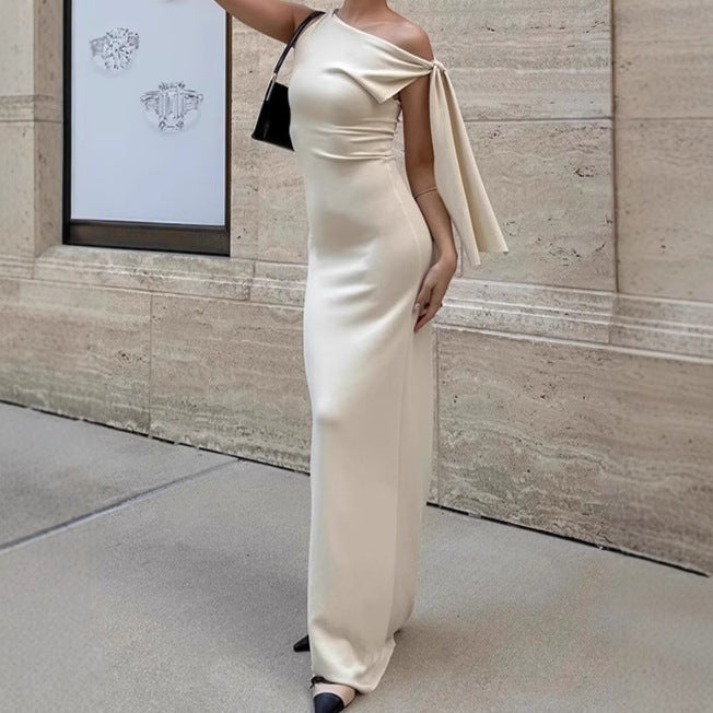 Damen Elegantes Maxikleid mit asymmetrischem Schulterdesign und tiefem V-Ausschnitt EB