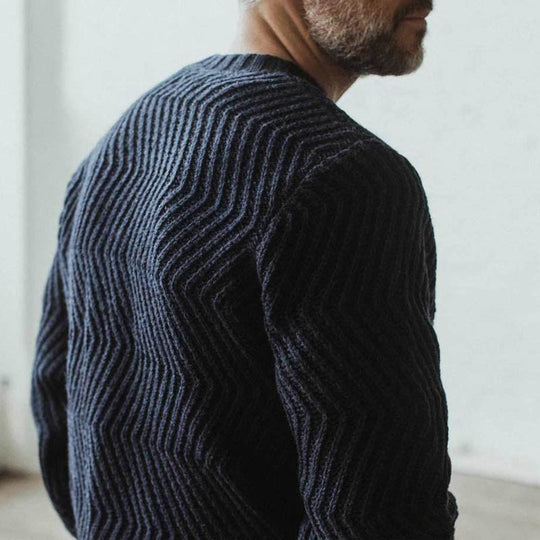 Herren strukturiertes Strickpullover mit feinem Wellenmuster EB