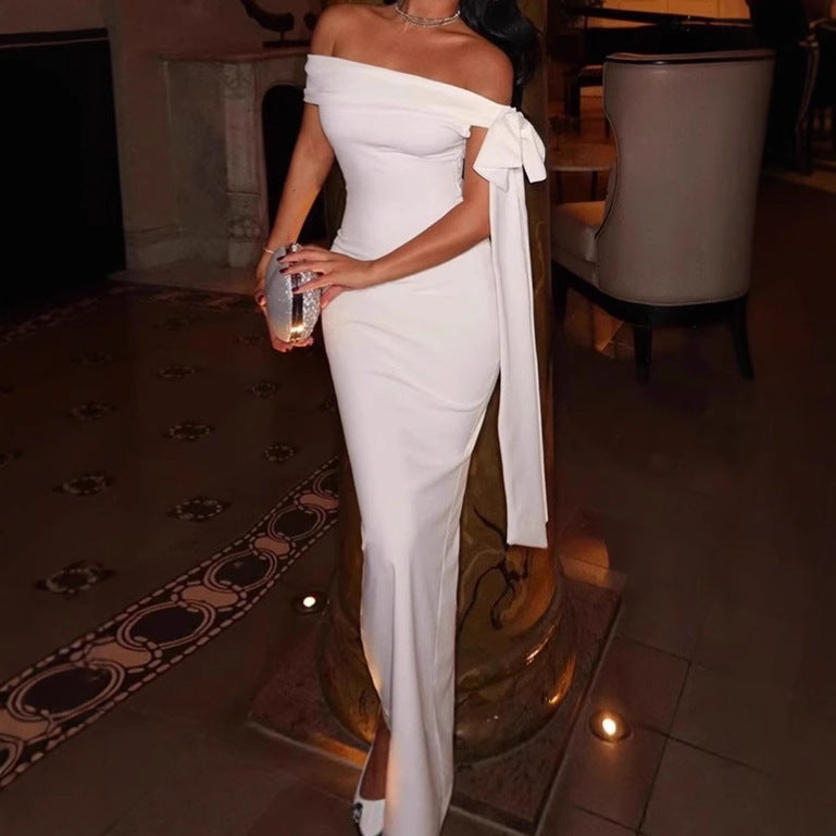 Damen Elegantes Off-Shoulder Maxikleid mit figurformendem Schnitt und schwingendem Saum EB