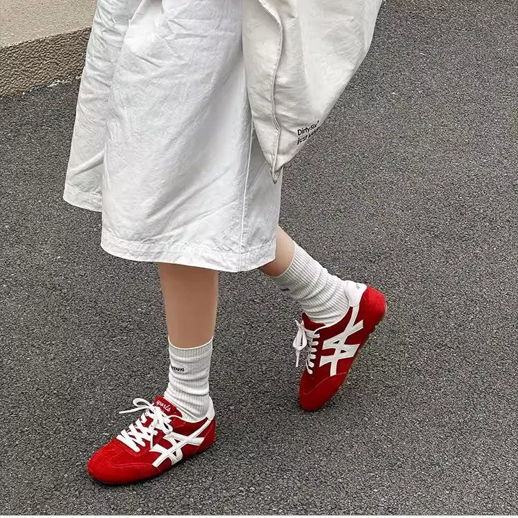 Damen Sportliche Sneakers aus hochwertigem Wildleder mit klassischem Design und rutschfester Sohle EB