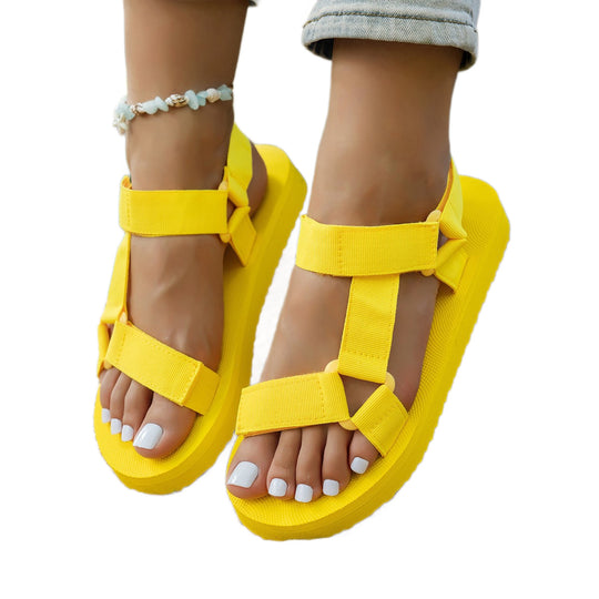 Damen Trendige und komfortable Sandalen mit buntem Riemchendesign EB