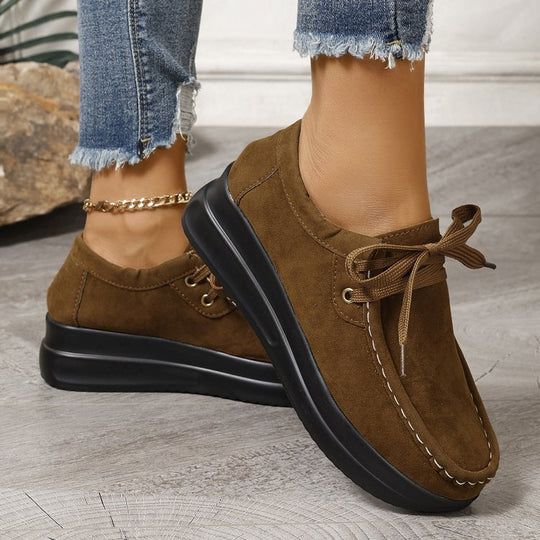 Damen Keilsneaker im Mokassinstil mit Veloursoptik und gepolsterter Komfortsohle EB