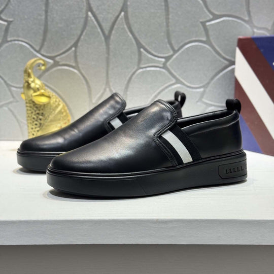 Damen Sportliche Slip-On Sneaker mit elastischen Einsätzen EB