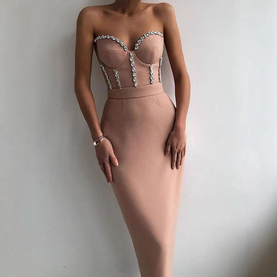 Damen figurbetontes Abendkleid mit eleganter Bustier-Optik und schimmernden Applikationen EB