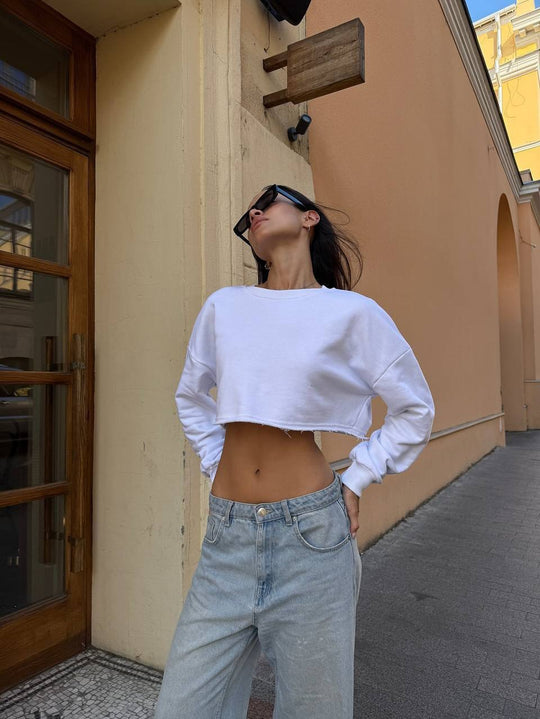 Damen Kurzgeschnittenes Sweatshirt mit ausfransendem Saum und überschnittener Schulter EB
