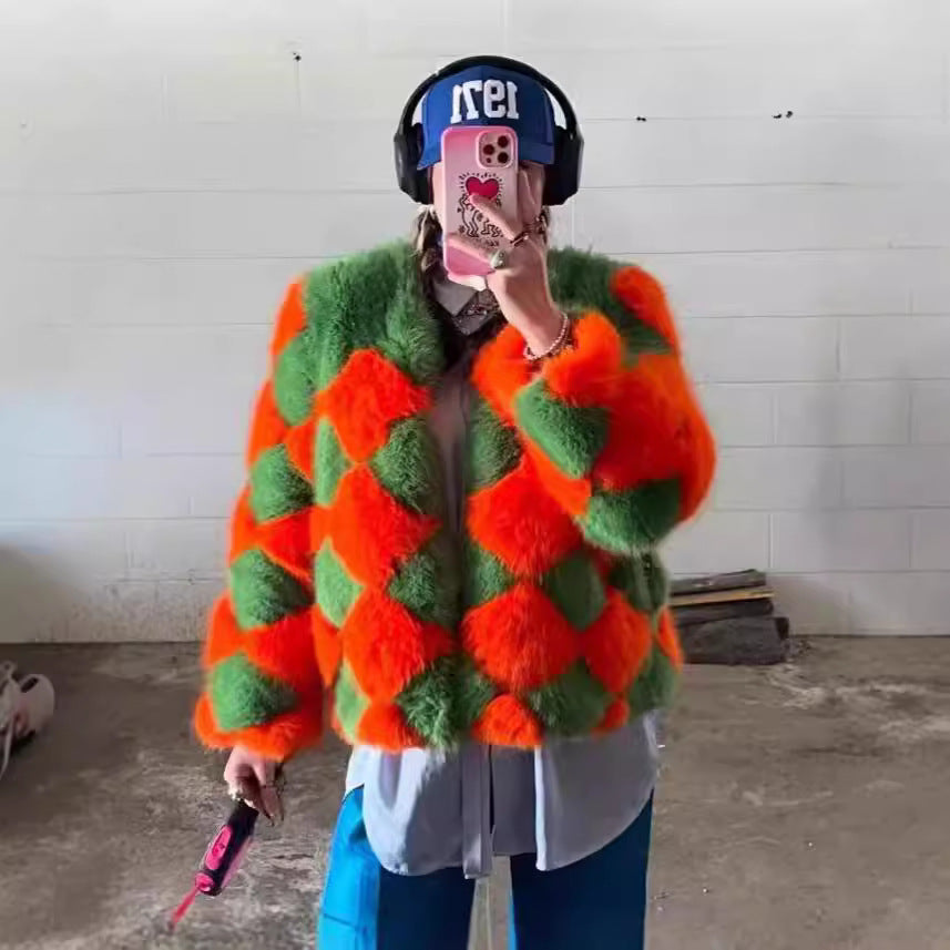 Damen auffällige Kunstpelzjacke mit innovativem Karomuster und kurzem Schnitt EB