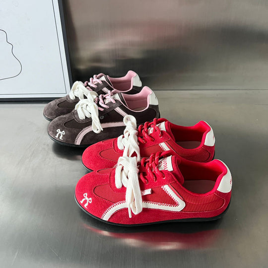 Damen Sportliche Sneakers mit atmungsaktiver Mesh-Oberfläche und eleganter Wildlederverzierung EB