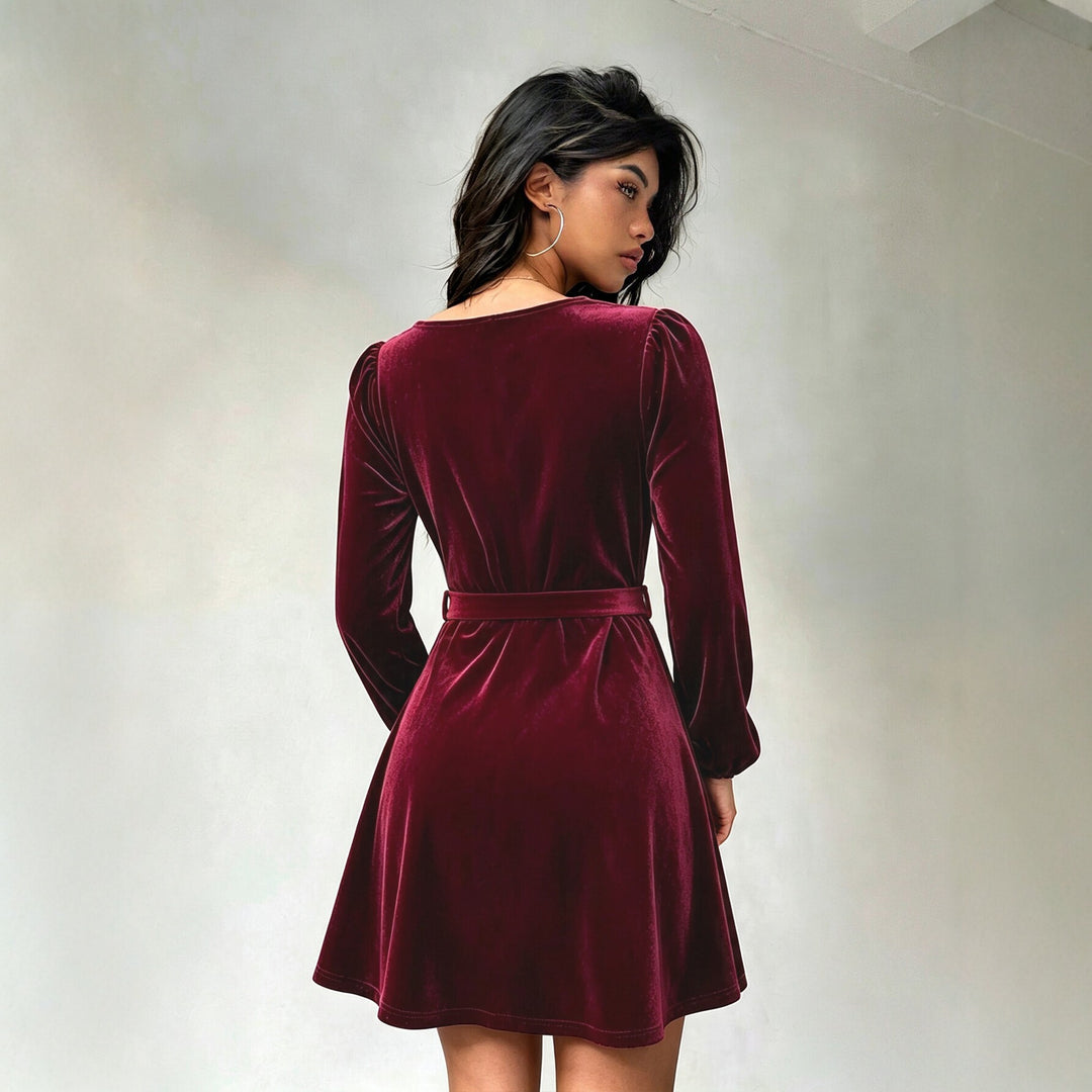 Damen elegantes Samt-Minikleid mit V-Ausschnitt Knopfleiste Ballonärmeln und Taillengürtel Eichborn Berlin