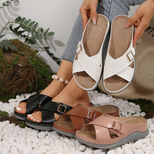 Damen Komfortable Zehentrenner-Sandalen mit modischem Schnitt EB