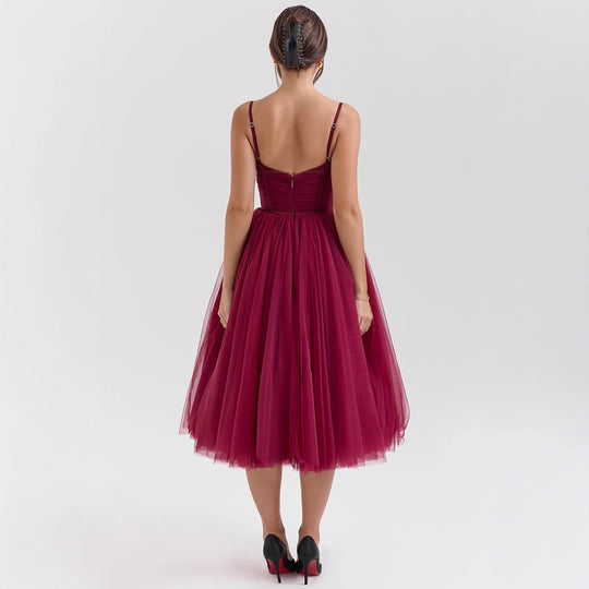 Damen Tüllkleid mit eleganter A-Linien Silhouette und verstellbaren Spaghettiträgern EB