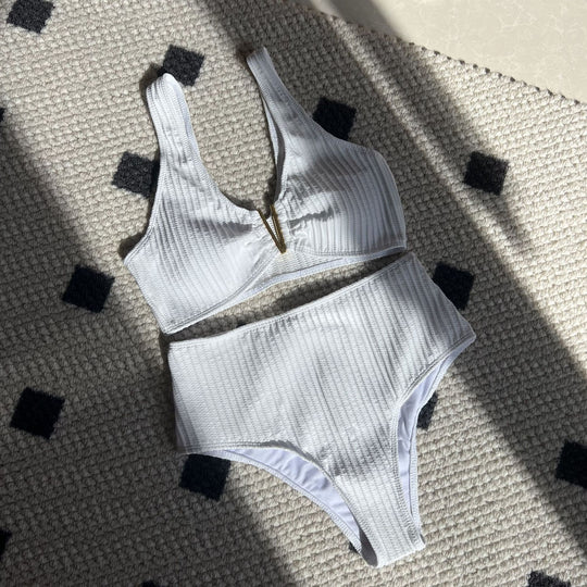 Damen Hochgeschnittener Bikini mit modischem Design EB
