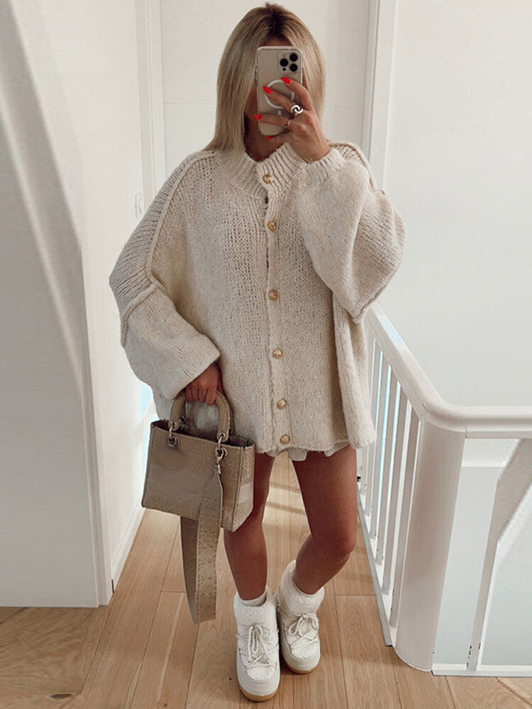 Damen Strickjacke mit oversized Schnitt und eleganten Knopfdetails EB