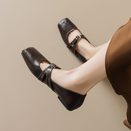 Damen Ballerinas mit verstellbarem Riemen und hochwertiger Leder-Oberfläche EB
