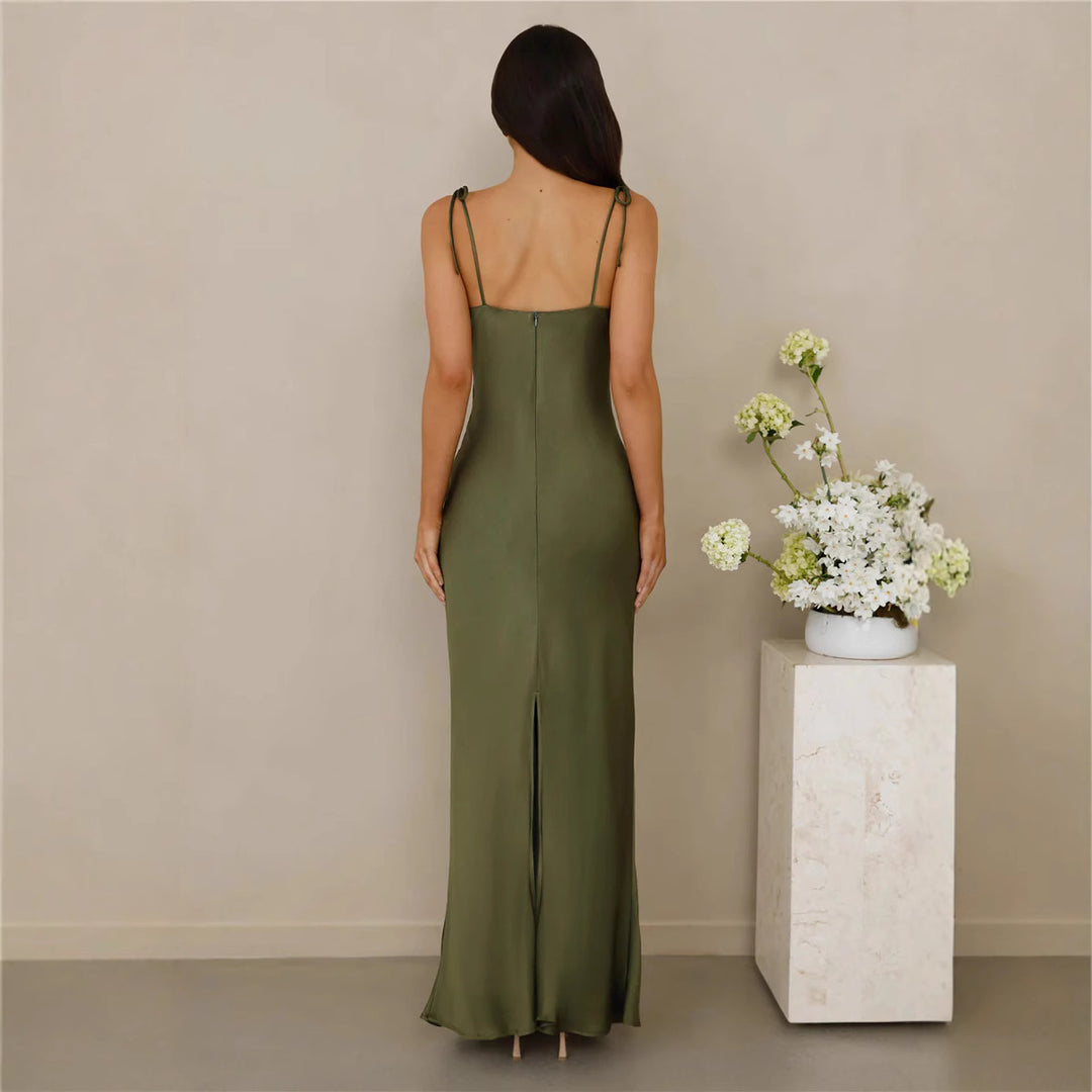 Damen Langabendkleid mit zarten Spaghettiträgern und eleganter Silhouette EB
