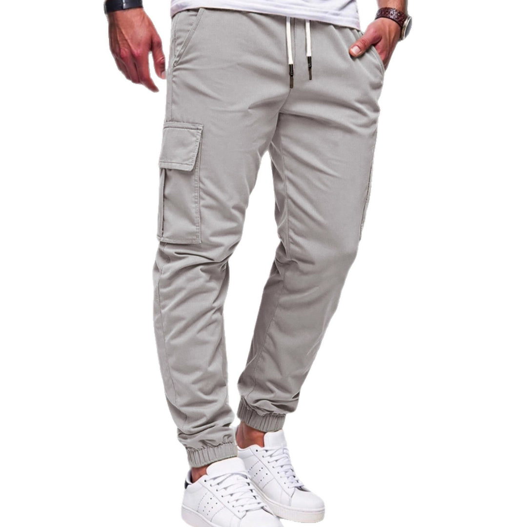 Herren nan tapered Freizeit-Cargohose mit aufgesetzten Klapptaschen, Tunnelzugbund und elastischen Beinabschlüssen EB
