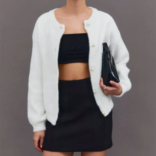 Damen Flauscher Cardigan mit dekorativen Perlenknöpfen EB